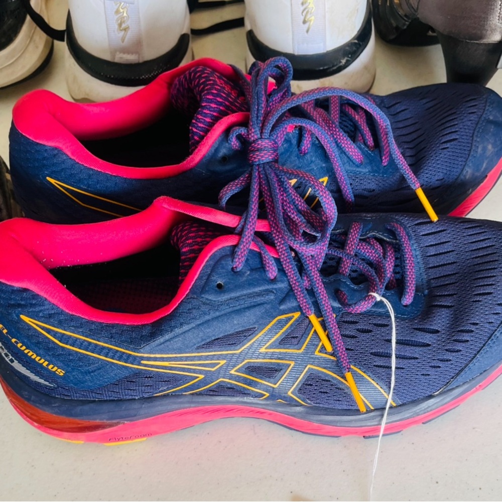 Asics Gel Women tennis shoe